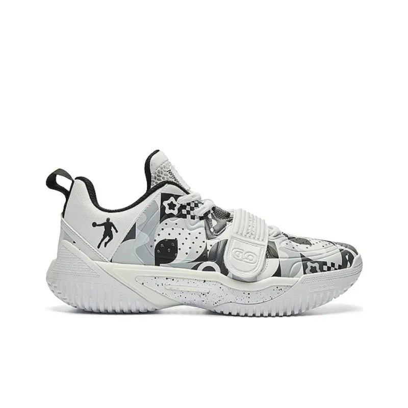 QIAODAN Polishing 6 Team Cushioned Slip Resistant Low Top Basketball Shoes Men's White Black-1