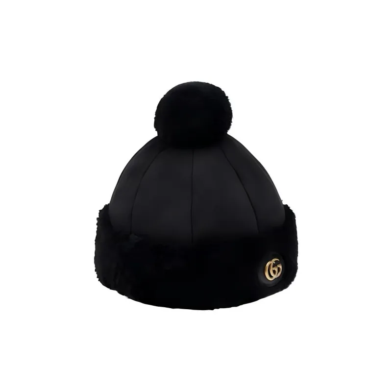 GUCCI Logo Plaque Pompom Embellished Beanie-1