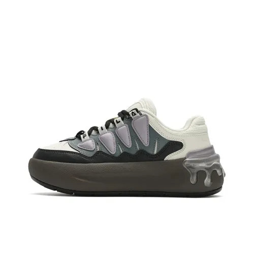 FILA CARROT 2 Wear Resistant Slip Resistant Low Top Skateboard Shoes Women's White Black