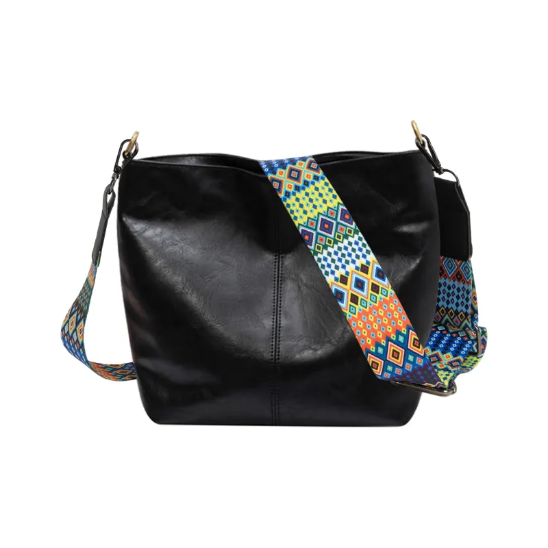 TAKI PU Shoulder Bag Regular Unisex Black-4