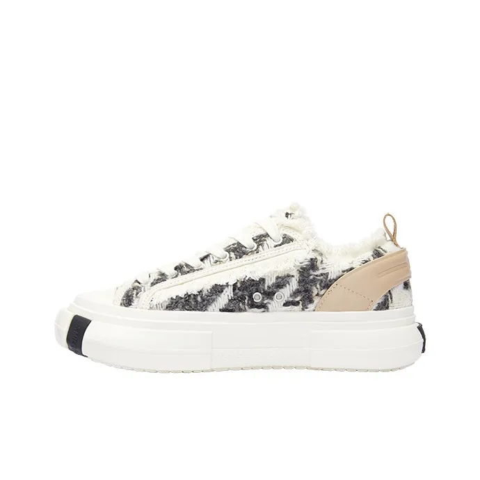 SMILEREPUBLIC INCEPTION 70s Anti Slip And Wear Resistant Height Increasing Low Top Canvas Shoes Unisex Black White-1