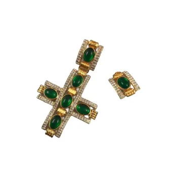 GUCCI Asymmetrical Cross And Stud Earrings