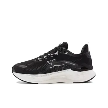 XTEP Speed 4.0 Wear Resistant Low Top Running Shoes Women's Black White