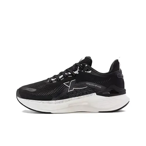 XTEP Speed 4.0 Wear Resistant Low Top Running Shoes Women's Black White