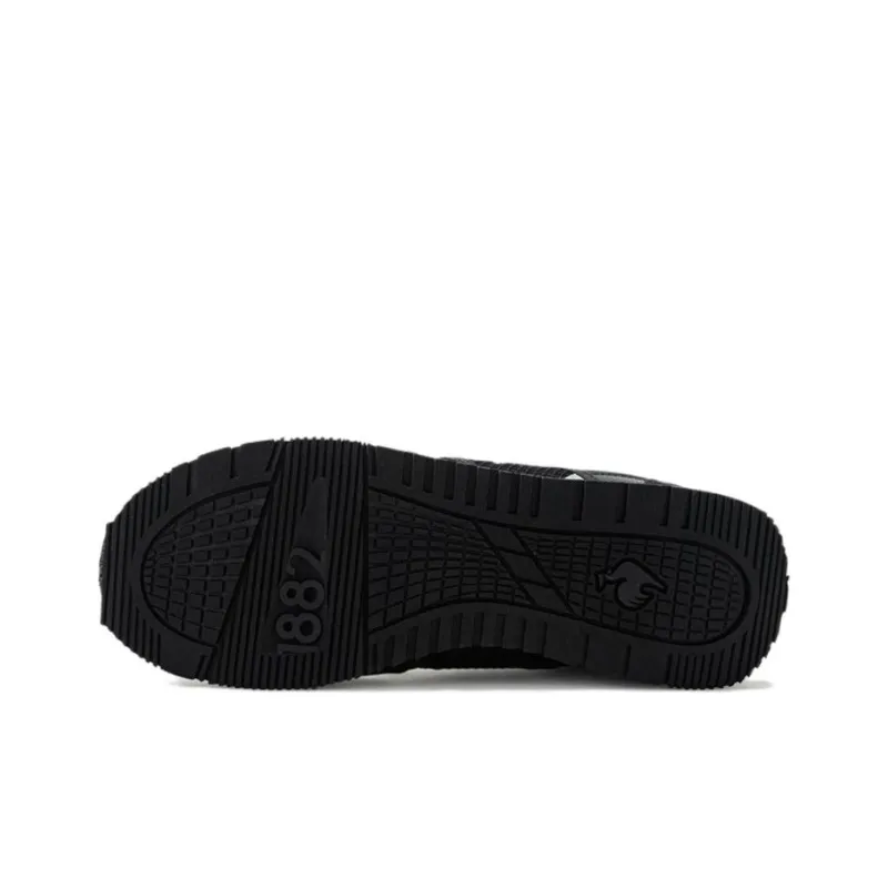Le Coq Sportif Slip Resistant Low Top Cycling Shoes Men's Black White-4