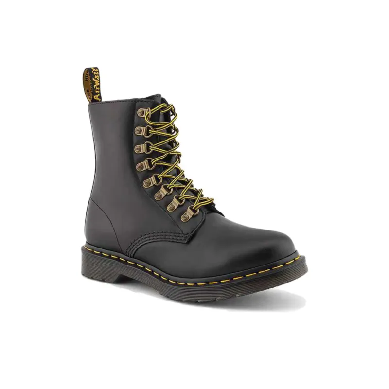 Dr.Martens Crew Martin Boot Unisex Black-1