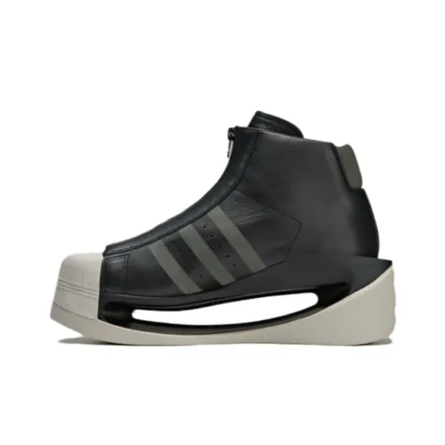 Y 3 Gendo Pro Model 
Black Cinder Chalk
