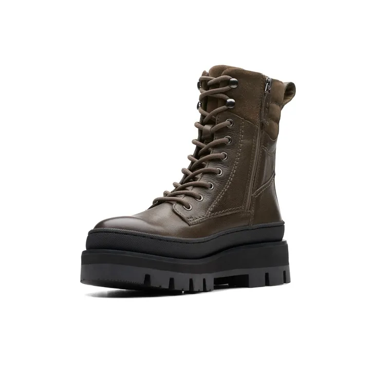 Clarks Crew Martin Boot Women's Green-1