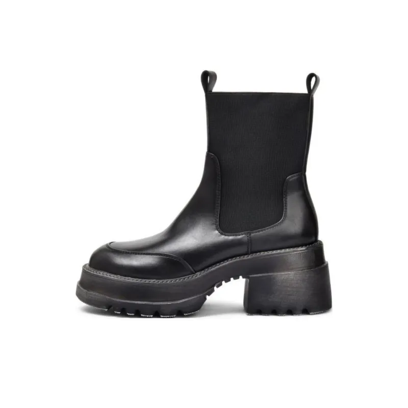 TOOMANYSHOES London Street Corner Short Chelsea Boots Women's Black-0