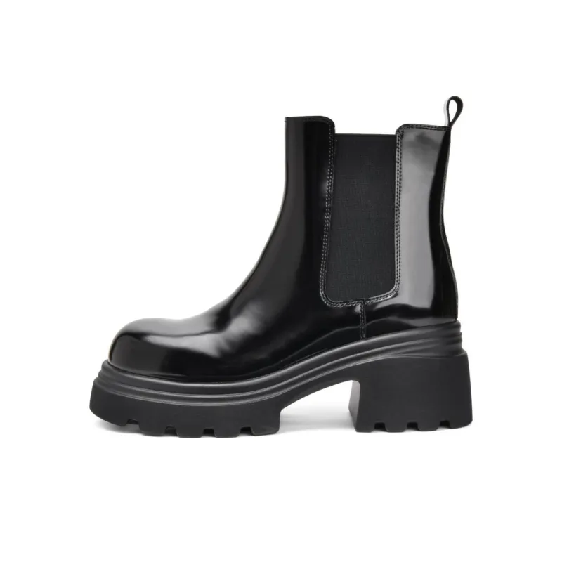 TOOMANYSHOES Road Travel Chelsea Boots Women's-0