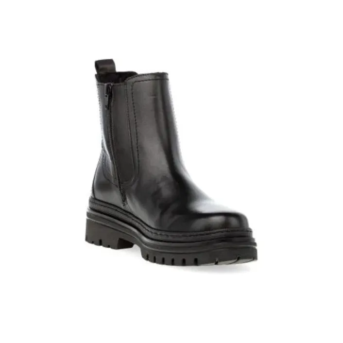 Gabor Crew Chelsea Boots Women's Black-1