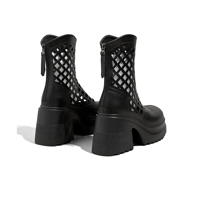 A Poinsettia Princess Ankle Boots Women's-7