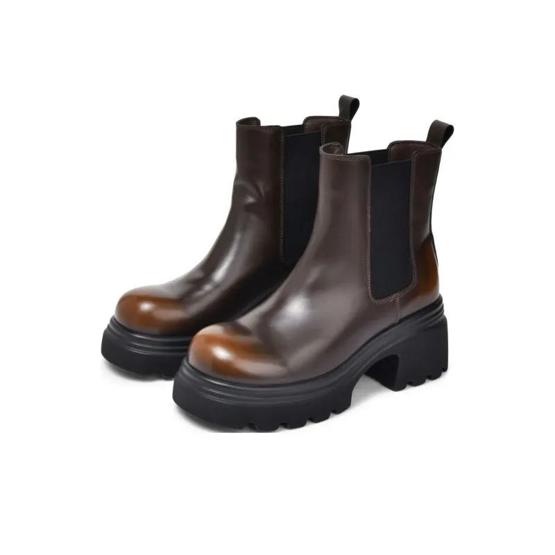 TOOMANYSHOES Road Travel Chelsea Boots Women's-7