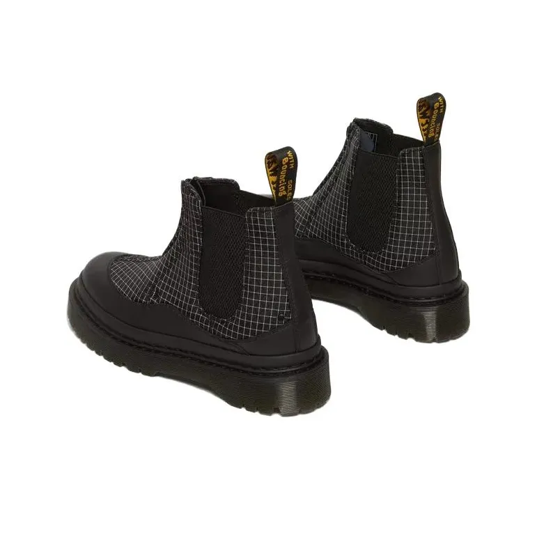 Dr.Martens Short Chelsea Boots Unisex Black White-3