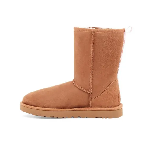 UGG Classic Short Ii Graphic Logo 2.0 Fleece Lined Women's