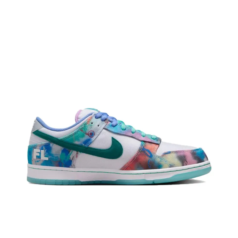Futura Laboratories X Nike SB Dunk Low-1