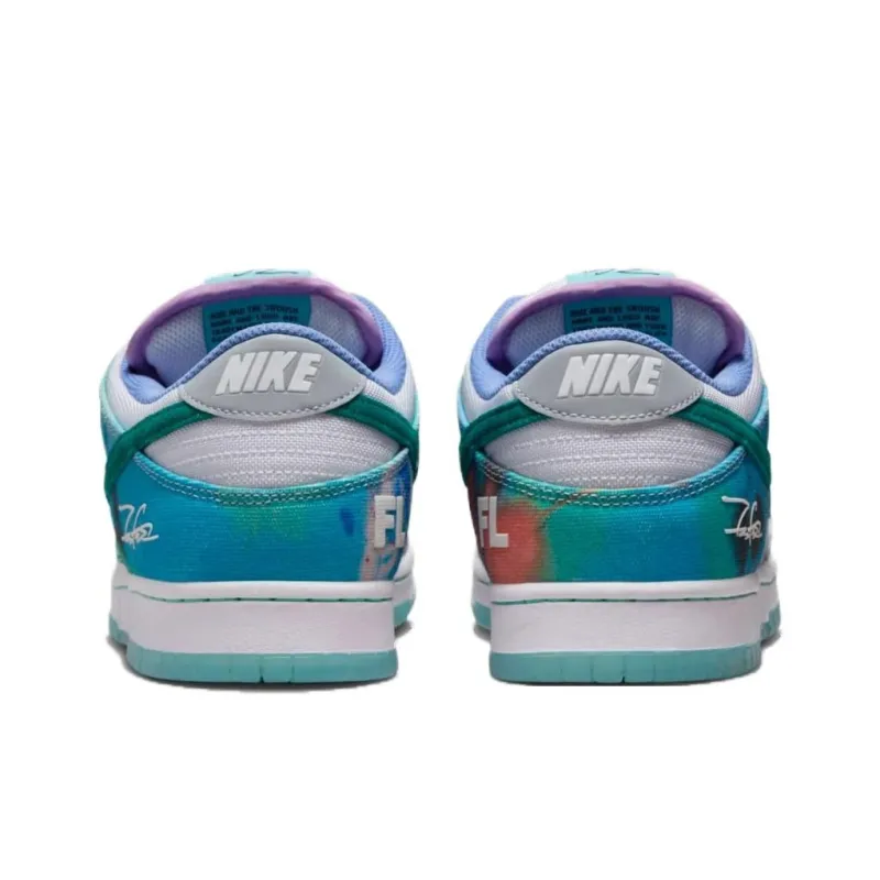 Futura Laboratories X Nike SB Dunk Low-4