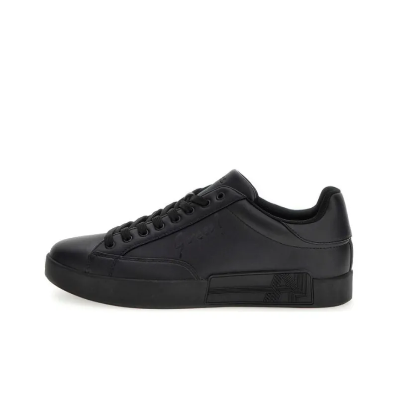 GUESS Low-Top Skateboard Shoes Men's Black-0
