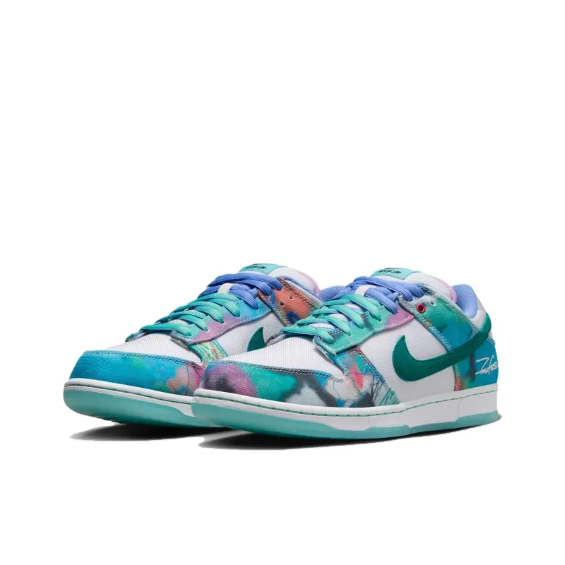 Futura Laboratories X Nike SB Dunk Low-2