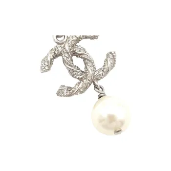 CHANEL 2015 Cc Faux Pearl Pendant Costume Necklace