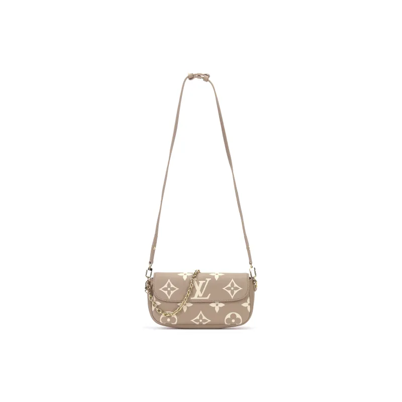 LOUIS VUITTON Wallet On Chain Ivy-1