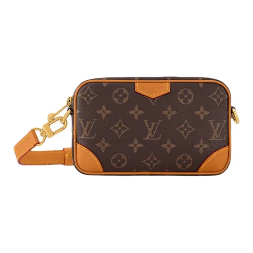 LOUIS VUITTON Trocadéro Wearable Wallet