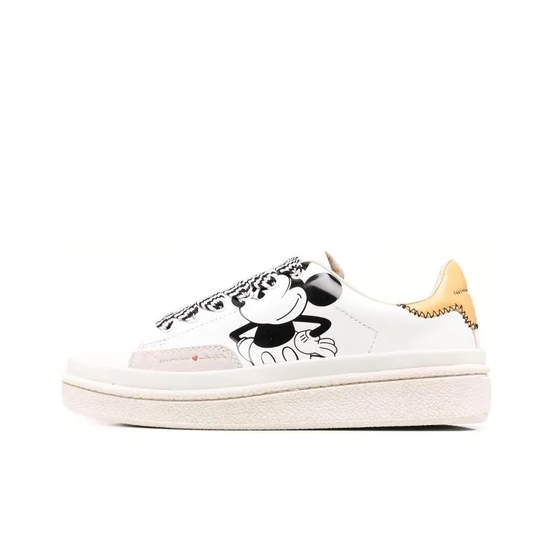 MOA MASTER OF ARTS Low-Top Skateboard Shoes Unisex White & Black-0