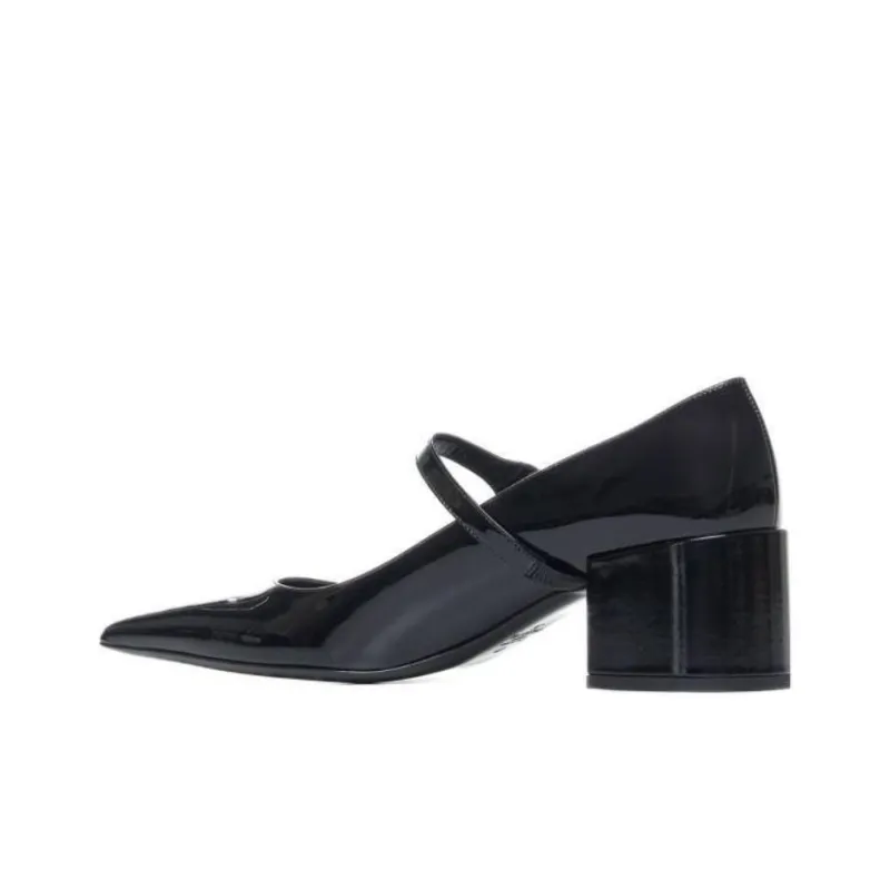 Valentino Logo Plaque Pointed Toe Pumps-3