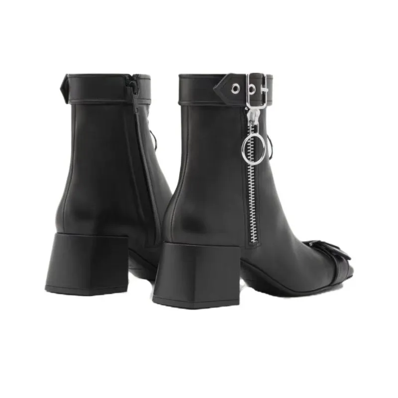 Courrèges Gogo Leather Ankle Boots-3