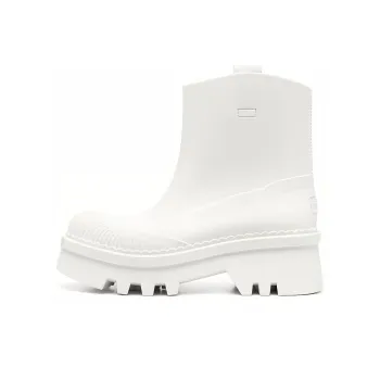 Chloé Round Toe Chelsea Boots Women's