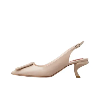 Roger Vivier Virgule Lacquered Buckle Slingback Pumps