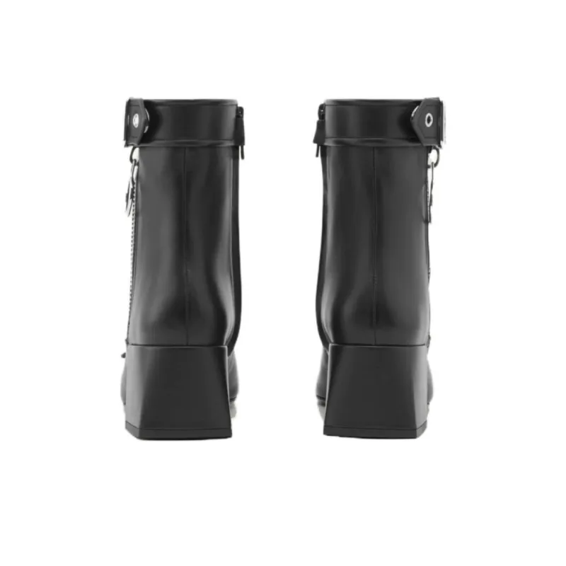 Courrèges Gogo Leather Ankle Boots-4