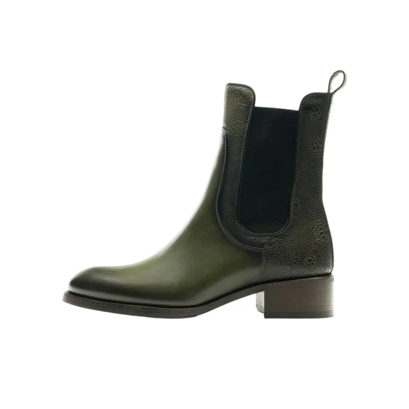 Magnanni Daniela Short Chelsea Boots Women's Green-0