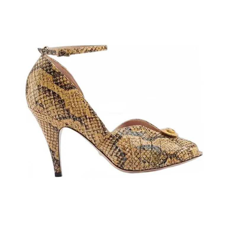 GUCCI Interlocking G Buckled Pumps-1