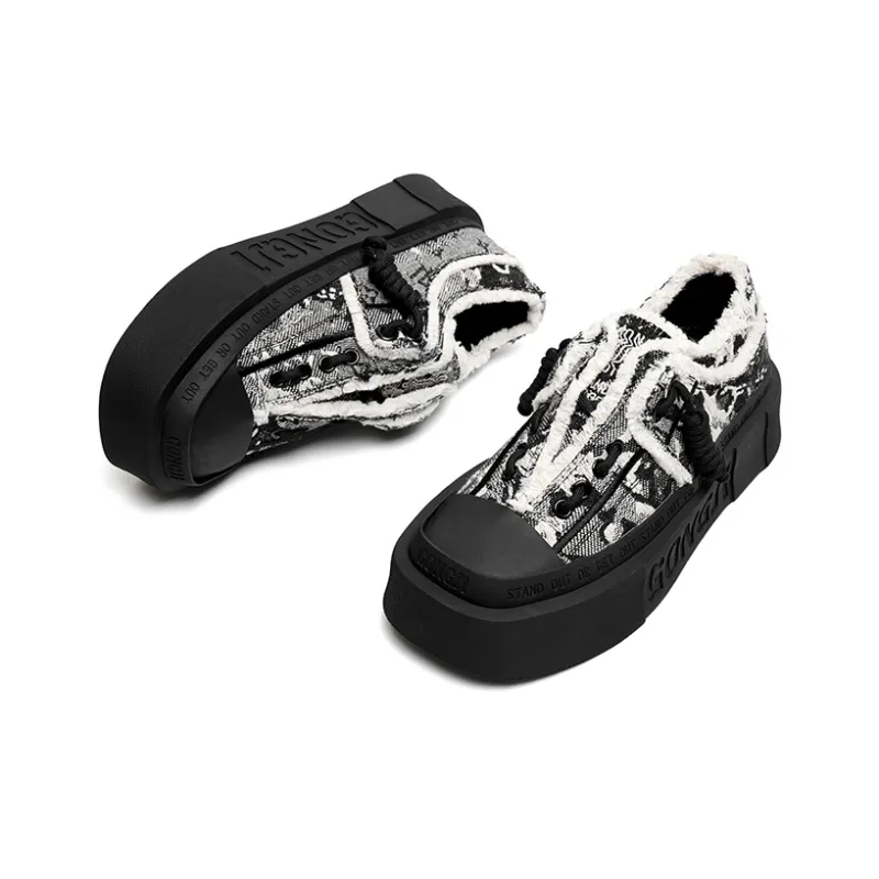 GONGJI Anti-Slip Wear-Resistant Mid-Top Skateboard Shoes Women's Black-4