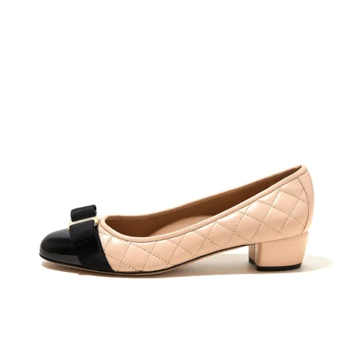 FERRAGAMO Vara Q 35 Quilted Leather Pumps