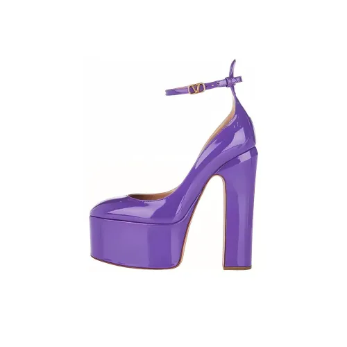 Valentino Tan-Go VLogo Plaque Platform Pumps