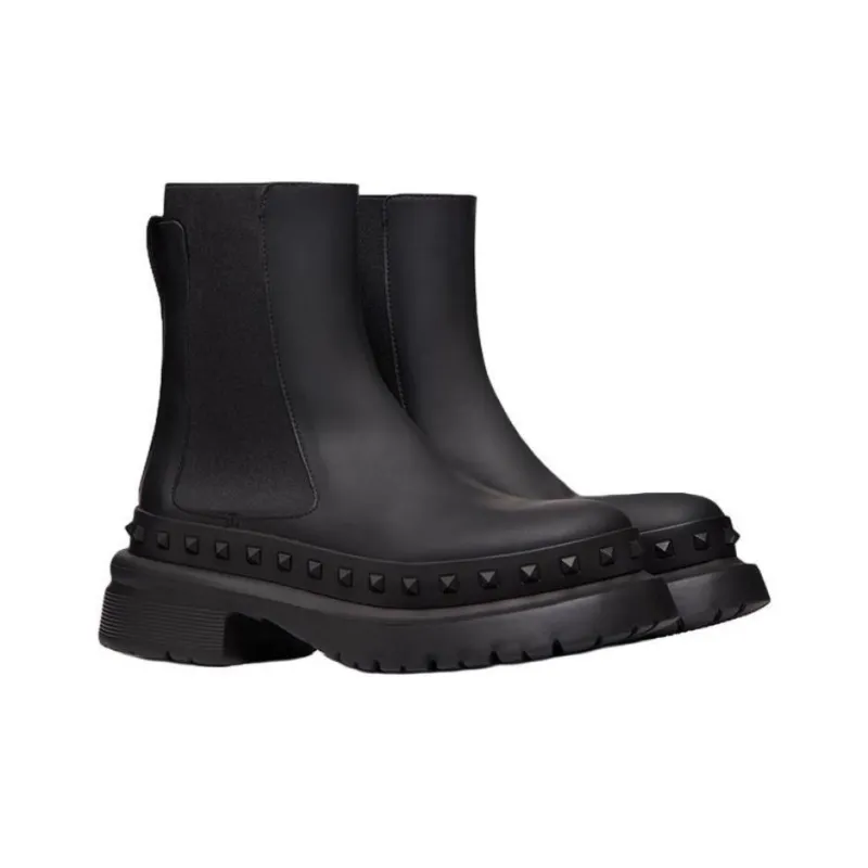 Valentino Garavani Rockstud Round Toe Ankle Boots-2