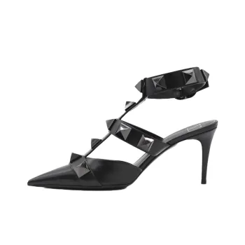 Valentino Garavani Rockstud Pointed-Toe Pumps