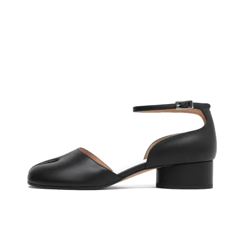Giuseppe Zanotti Pointed Toe Strap Pumps