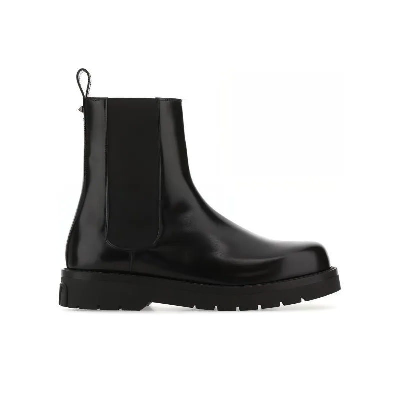 Valentino Garavani Rockstud Round Toe Chelsea Boots-1