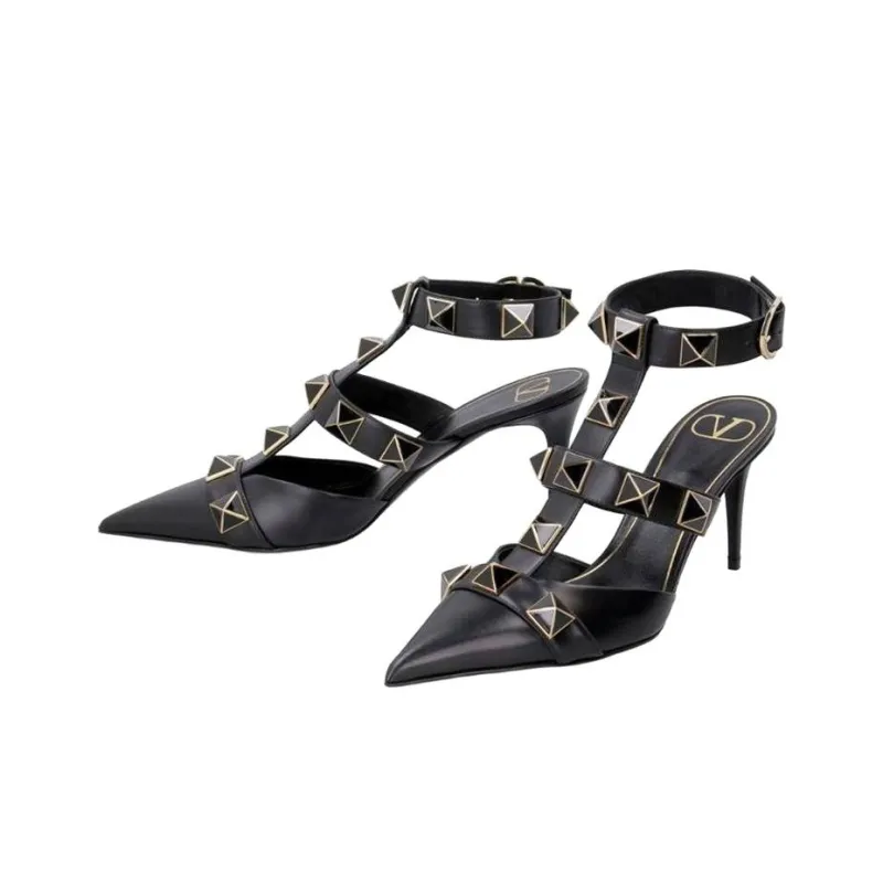 Valentino Garavani Roman Stud Pumps-3