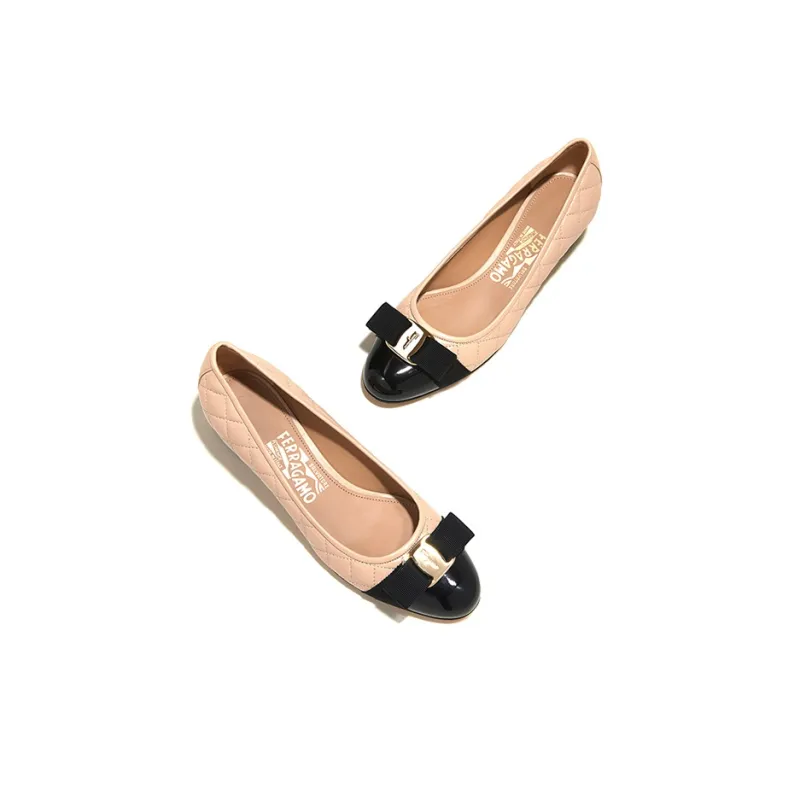 FERRAGAMO Vara Q 35 Quilted Leather Pumps-3