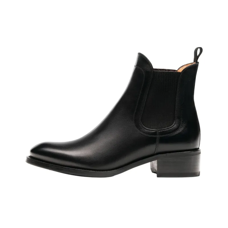 Magnanni Delana Short Chelsea Boots 3.8cm Women's Black-0