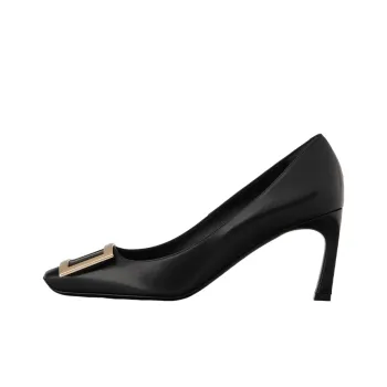 Roger Vivier Trompette Buckle Detailed Pumps