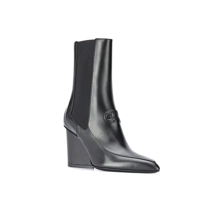 FERRAGAMO GANCINI Crew Chelsea Boots Women's Black-2