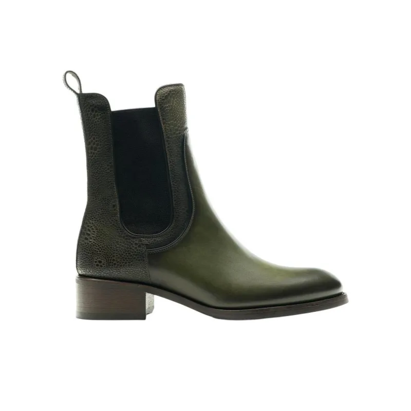 Magnanni Daniela Short Chelsea Boots Women's Green-1