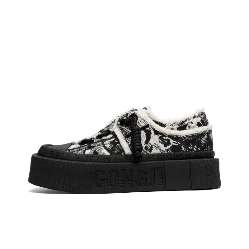 GONGJI Anti-Slip Wear-Resistant Mid-Top Skateboard Shoes Women's Black-1