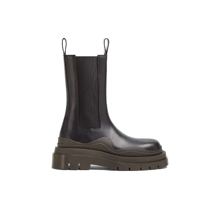Bottega Veneta Tire Chelsea BV Crew Chelsea Boots Women's Black Brown-1
