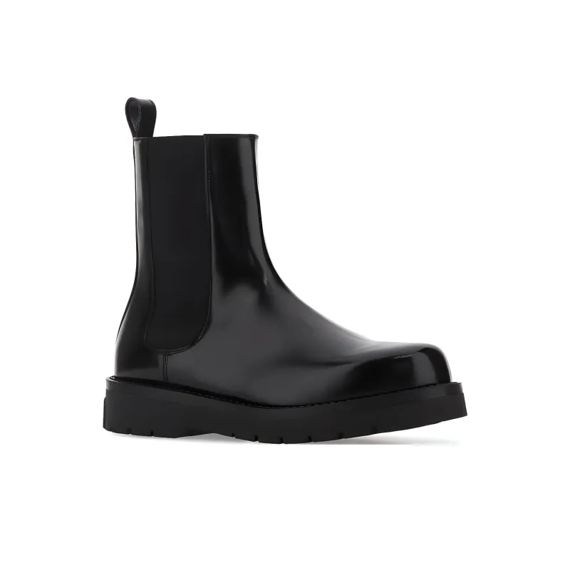 Valentino Garavani Rockstud Round Toe Chelsea Boots-2